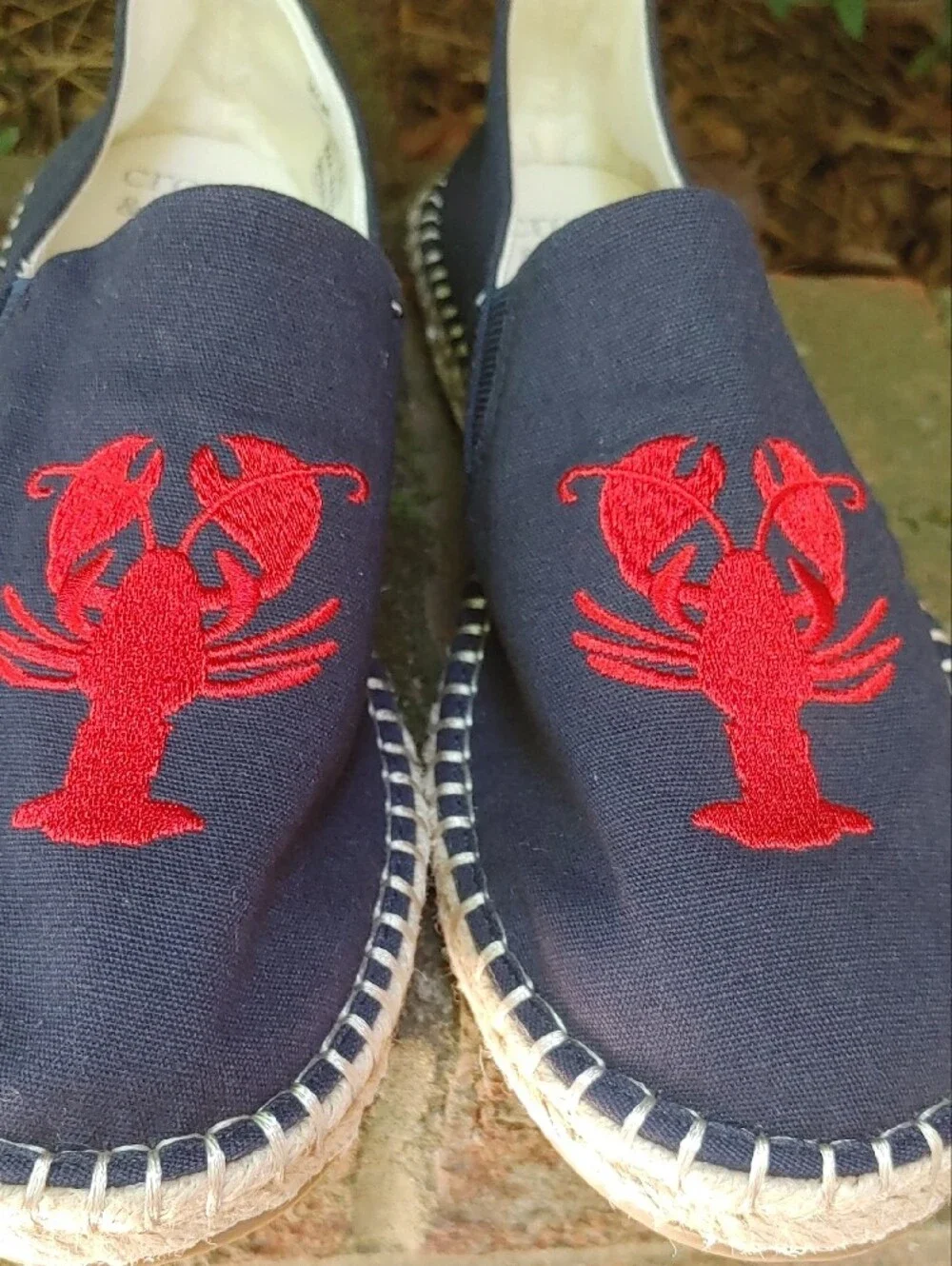 Crown & Ivy Skylar Red Lobster Embroidery Size 8 (1069)